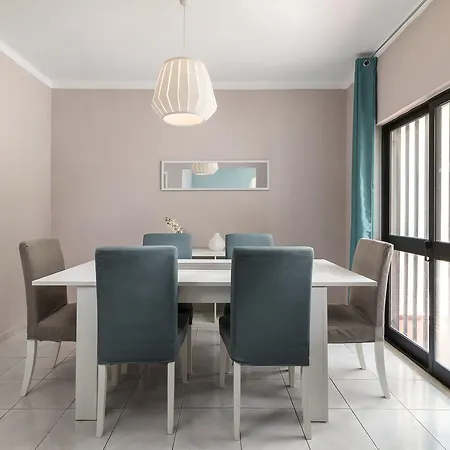 Sunmoon House Holiday home Quarteira